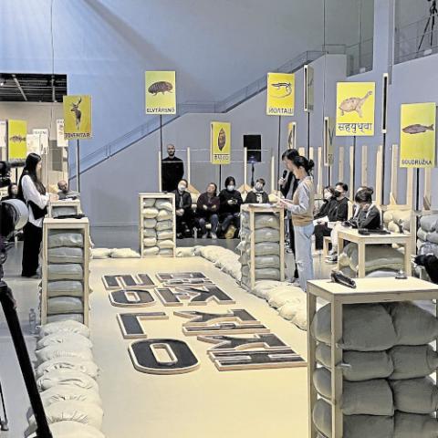 On 8 April, World Without War campaigner Choi Jungmin (standing, right, with fellow prosecutor Yeo Jeewoo) laid charges against the Hanwha Group, representing all South Korean arms dealers, at the Court for Intergenerational Climate Crimes. This three-day tribunal, organised by Dutch art group/space/platform Framer Framed, was held in the Netherlands Pavilion as part of a major art event, the Gwangju Biennale, in Gwanju, South Korea. PHOTO: FRAMER FRAMED